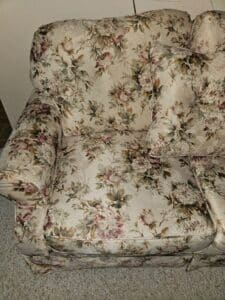 Floral-Upholstered-Loveseat-third-image