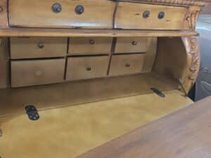 French-Provincial-Style-Bombe-Chest-third-image