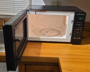 Hamilton-Beach-Countertop-Microwave-Oven-second-image