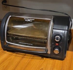 Hamilton-Beach-Easy-Reach-Toaster-Oven-D