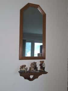 Heart-Cutout-Shelf-with-Teddy-Bear-Figurines