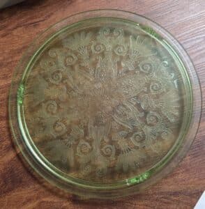 Jeannette-Wheat-Scroll-Cake-Plate