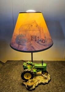 John-Deere-Tractor-Lamp-with-Barn-Scene-Shade-1