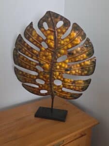 Metal-Monstera-Leaf-Sculpture-with-Dual-Tone-Finish