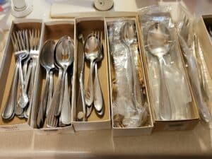 Oneida-American-Harmony-Flatware-Set