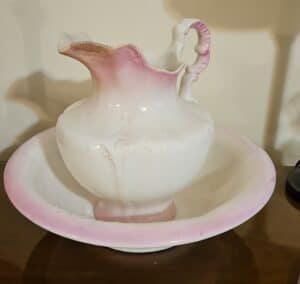 Pink-Ombre-Wash-Basin-and-Pitcher-Set