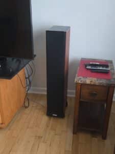 Polk-Audio-TSi-Floorstanding-Speakers-fourth-image