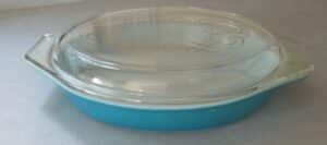 Pyrex-Golden-Scroll-.-Quart-Casserole