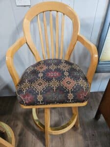 Set-of-Arrow-Back-Swivel-Bar-Stools-third-image-1