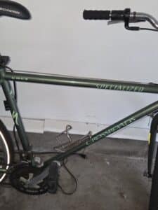 Specialized-Crossroads-City-Hybrid-Bike-third-image