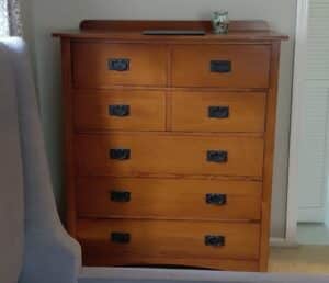 Stickley-Mission-Oak-Chest-of-Drawers-second-image