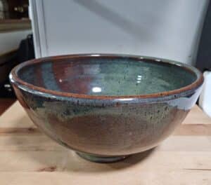 Studio-Pottery-Serving-Bowl-with-V-Mark-1