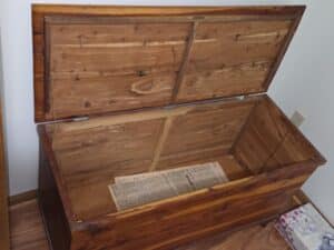 Vintage-Cedar-Hope-Chest-second-image