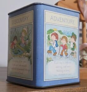 Vintage-Hallmark-Fun-Discovery-Adventure-Tin-third-image