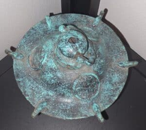 Vintage-Japanese-Bronze-Koro-Incense-Burner-with-Foo-Dog-Finial-second-image