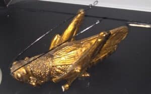 Vintage-Solid-Brass-Grasshopper-Figurine-second-image