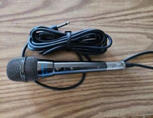 VocoPro-Mark-Pro-Dynamic-Microphone-1