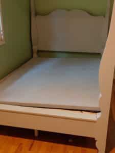 White-Canopy-Bed-third-image