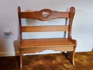 Wooden-Heart-Cutout-Bench