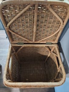 Woven-Rattan-Laundry-Hamper-with-Lid-second-image-1