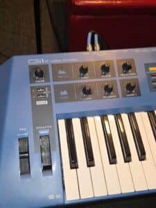Yamaha-CSx-Control-Synthesizer-second-image