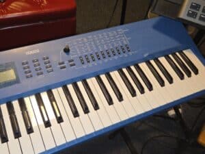 Yamaha-CSx-Control-Synthesizer-third-image