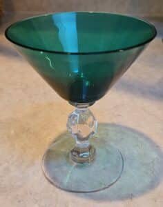 Emerald-Green-Cocktail-Coupes-set-of-third-image