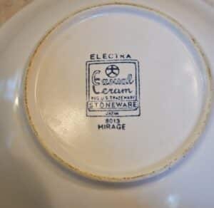 Vintage-Stoneware-Casserole-Serving-Set-third-image