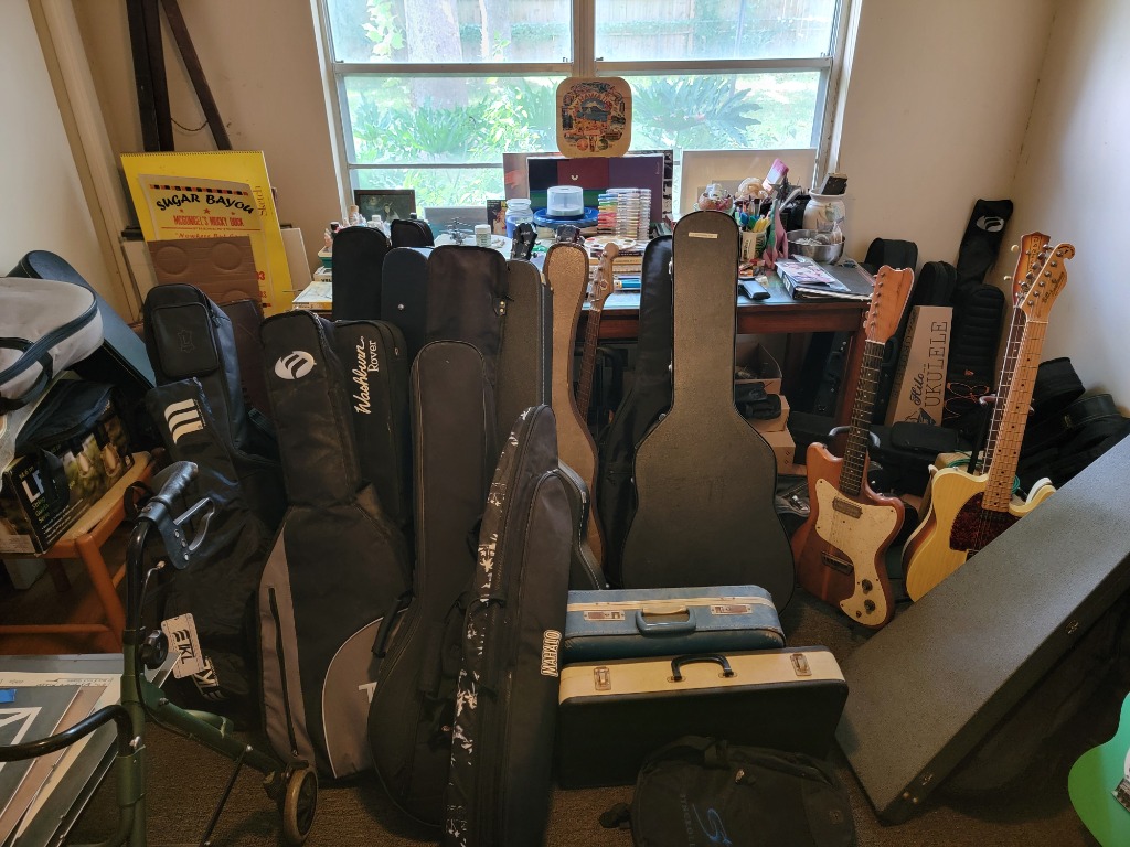 Blue Moon Estate Sale at Willow Bend – A Roadie’s Retreat—For Sale: 2014 Nissan Cube!