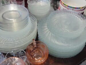 Arcoroc-Swirl-Pattern-Glass-Serving-Platters-and-Bowls-Set