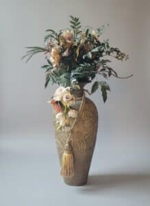 Large-Decorative-Vase-with-Tassel-second-image