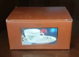 Lenox-Holiday-Fluted-Cup-and-Dessert-Plate-Set