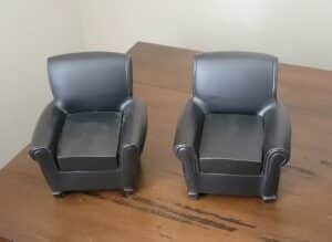Miniature-Armchair-Black-Plastic-Desk-Organizer-Set-1