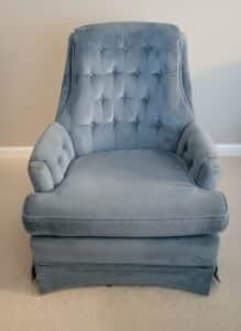 Vintage-Blue-Velvet-Tufted-Swivel-Armchair-second-image