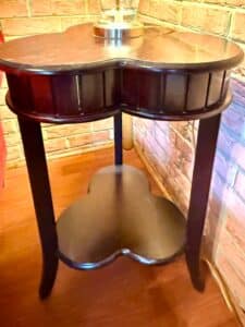 Bombay-Company-Shannon-Clover-or-Trefoil-Shaped-Accent-Table