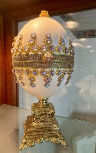 Decorative-Ostrich-Egg-with-Musical-Movement-and-Nested-Egg