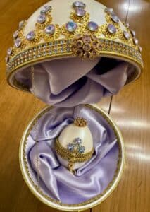 Decorative-Ostrich-Egg-with-Musical-Movement-and-Nested-Egg-second-image