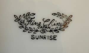 Fine-China-Japan-Sunrise-Dinnerware-Set-second-image
