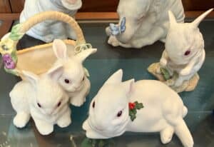 J.S.N.Y.-Ceramic-Easter-Bunny-Basket-Figurine