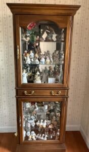 Jasper-Cabinet-Company-Model-Olde-Frtwd-Display-Hutch-with-Assorted-Figurines