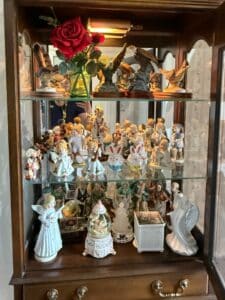 Jasper-Cabinet-Company-Model-Olde-Frtwd-Display-Hutch-with-Assorted-Figurines-second-image