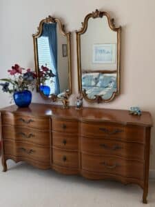Stanley-Furniture-Distinctive-Furniture-French-Provincial-Dresser-and-Nightstand-Set