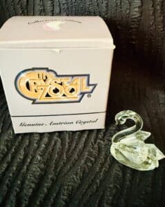The-Crystal-Zoo-Swan-Figurine