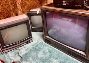 Vintage-CRT-Televisions-Lot-Sony-Trinitron-Mitsubishi-AMGA