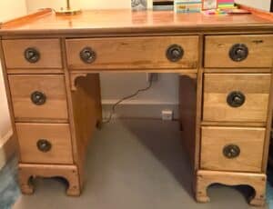 Vintage-Oak-Kneehole-Writing-Desk
