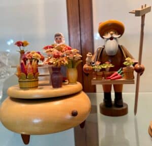 Wooden-Gardener-Incense-Smoker-with-Flower-Cart-and-Music-Box