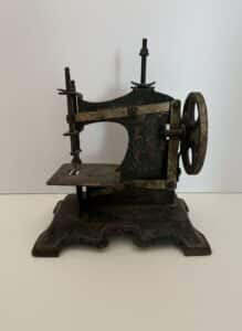 Antique-German-Cast-Iron-Miniature-Sewing-Machine