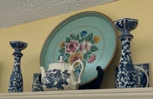 Assorted-Blue-and-White-Porcelain-and-Other-Decorative-Items-second-image