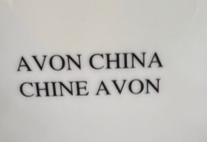 Avon-Winter-Rose-China-Mantel-Clock-second-image