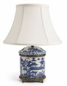 Blue-and-White-Chinoiserie-Ginger-Jar-Table-Lamp